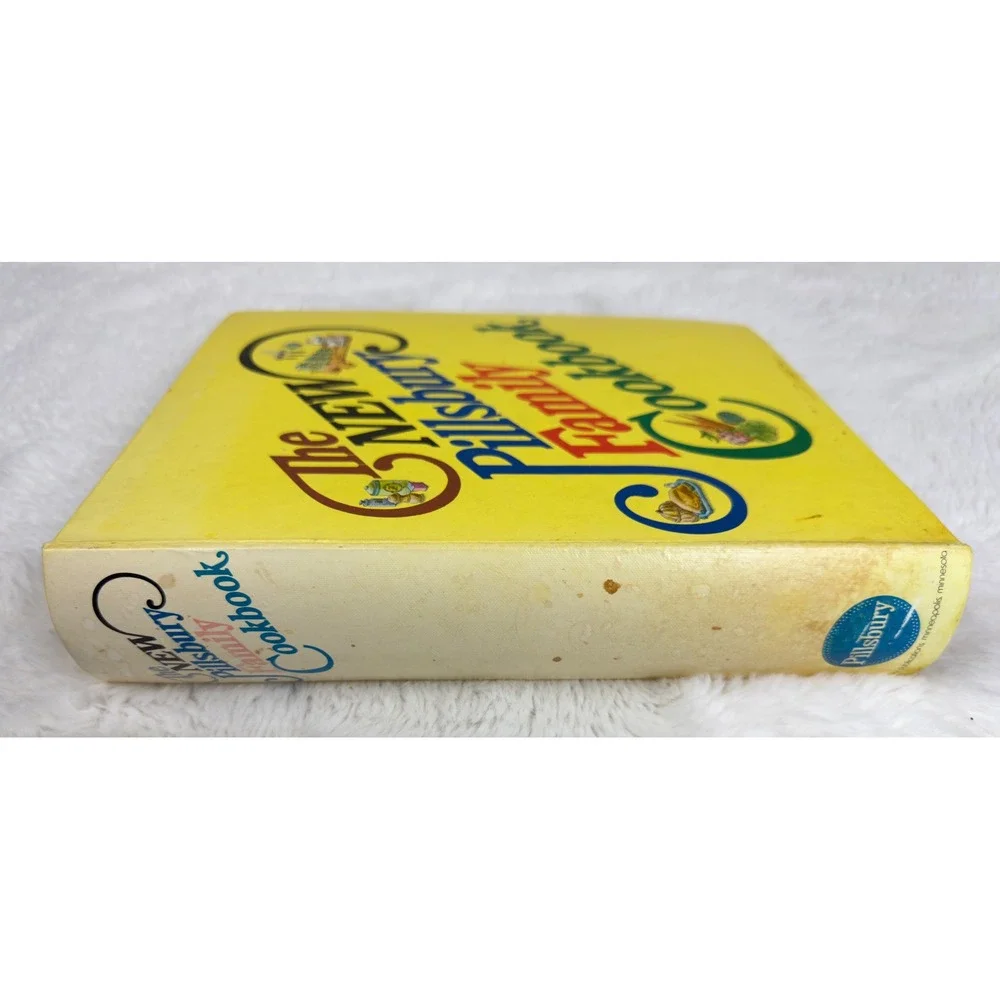 Vintage 1973 The New Pillsbury Family Cookbook 3 Ring Binder Yellow 2nd Printing